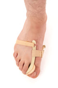 Big Toe Splint by Move worn on the big toe